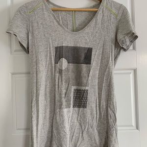 Lululemon short sleeve t shirt